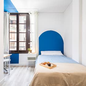 Private room for rent for €550 per month in Valencia, Calle Castellón