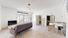 Отдельная комната сдается в аренду за 423 € в месяц в Pau, Rue Lespy