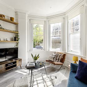 Appartement te huur voor £ 2.658 per maand in London, Milton Park