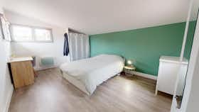 Отдельная комната сдается в аренду за 525 € в месяц в Nîmes, Rue Vaissette