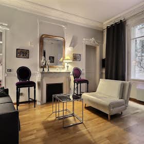 Apartment for rent for €2,014 per month in Paris, Rue de la Faisanderie