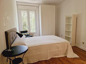 Приватна кімната за оренду для 650 EUR на місяць у Madrid, Avenida de la Victoria