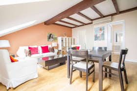 Appartement te huur voor € 1.000 per maand in Madrid, Calle de Agustín Durán