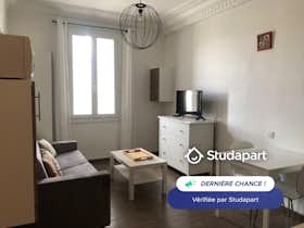 公寓 正在以 €670 的月租出租，其位于 Antibes, Boulevard du Président Wilson