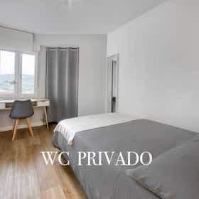 Privé kamer te huur voor € 420 per maand in Oviedo, Calle Fuertes Acevedo