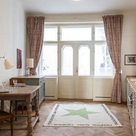 Apartment for rent for €1,650 per month in Vienna, Waaggasse