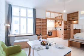 Wohnung zu mieten für 1.250 € pro Monat in Berlin, Triftstraße