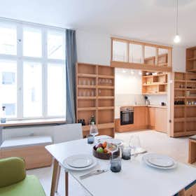 Appartement te huur voor € 1.250 per maand in Berlin, Triftstraße