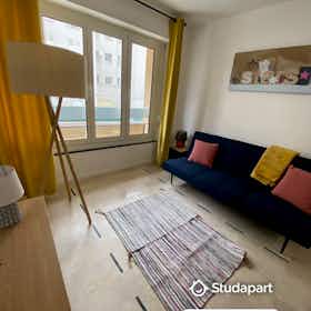 Apartamento para alugar por € 918 por mês em Marseille, Boulevard Mireille Lauze