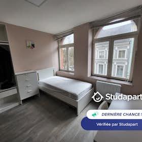 公寓 正在以 €430 的月租出租，其位于 Roubaix, Rue du Grand Chemin