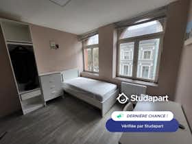 Appartement te huur voor € 430 per maand in Roubaix, Rue du Grand Chemin