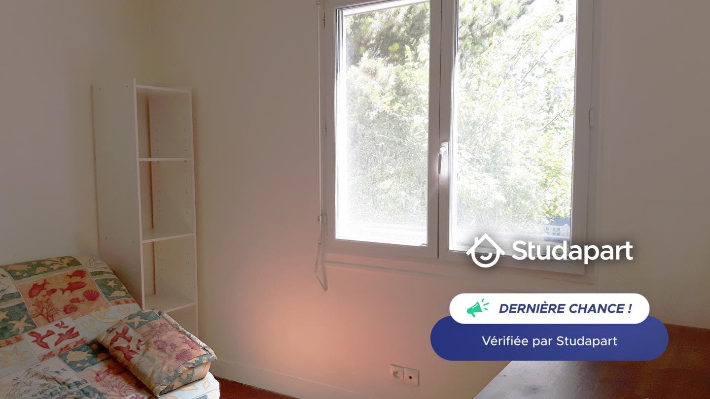 Apartment for rent for €850 per month in Le Kremlin-Bicêtre, Rue Élisée Reclus