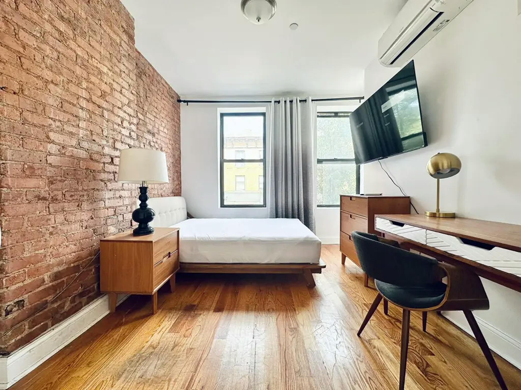 Myrtle Ave, Ridgewood, NY preview