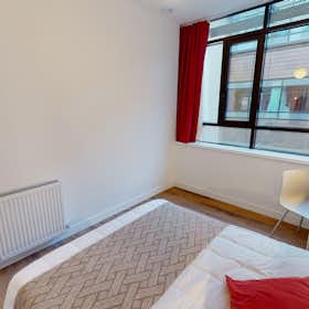 Private room for rent for €766 per month in Asnières-sur-Seine, Avenue Sainte-Anne