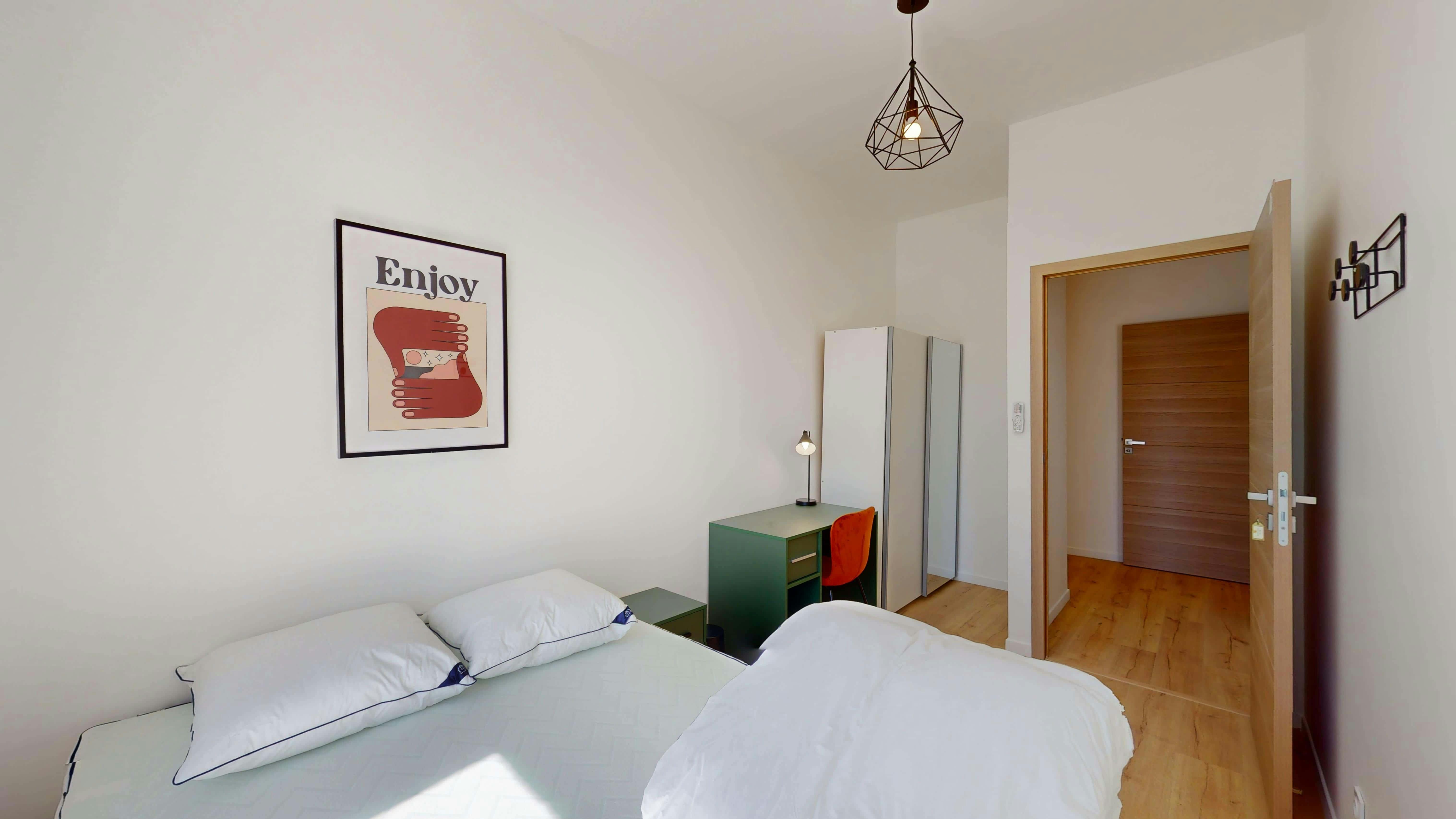 WG-Zimmer zu mieten für 658 € pro Monat in Marseille, Rue Sylvabelle