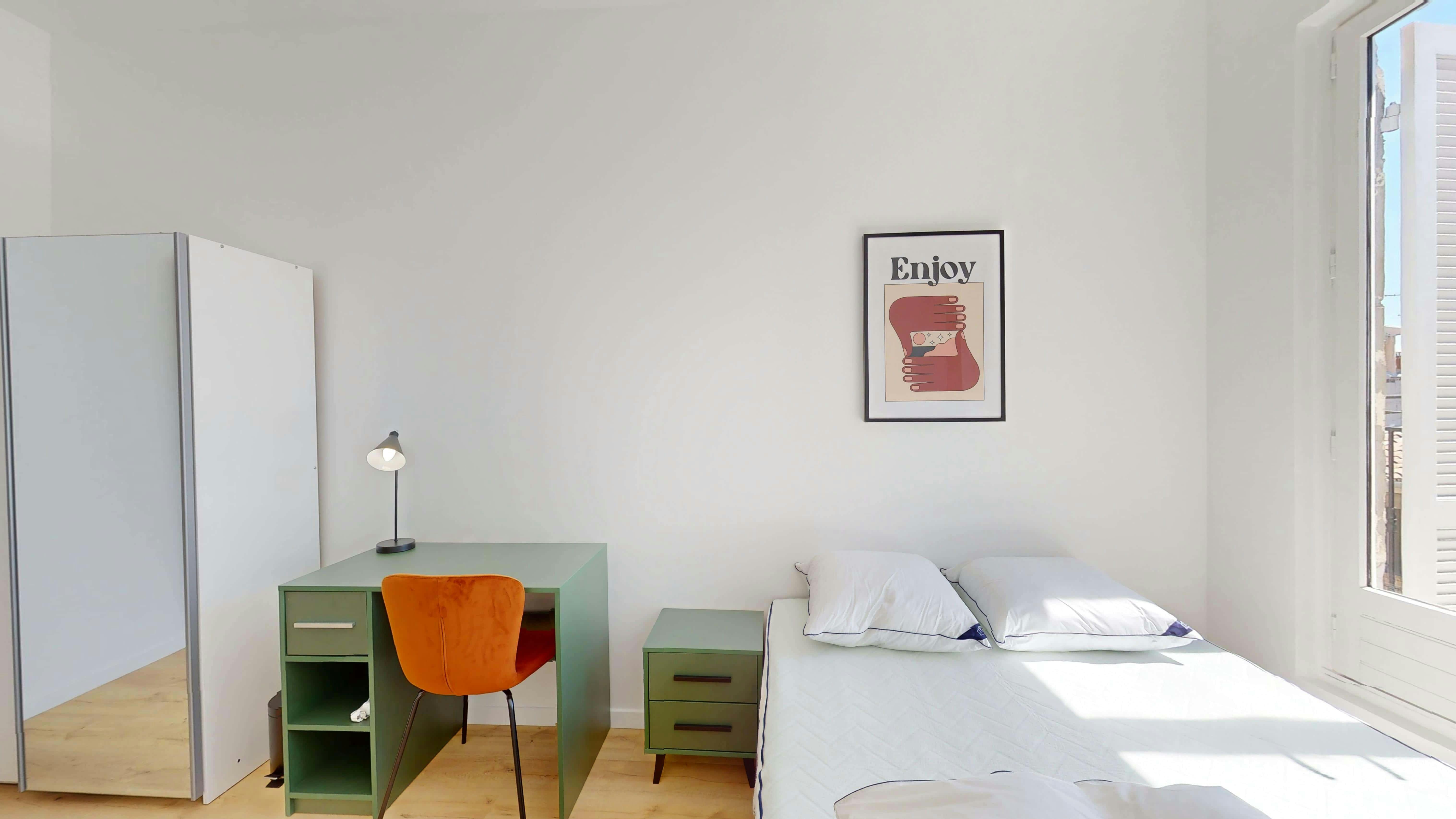 Private room for rent on Rue Sylvabelle, Marseille