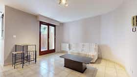 Appartement te huur voor € 600 per maand in Grenoble, Rue Montesquieu