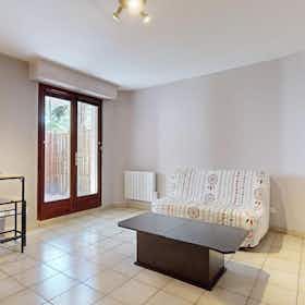 Wohnung zu mieten für 600 € pro Monat in Grenoble, Rue Montesquieu