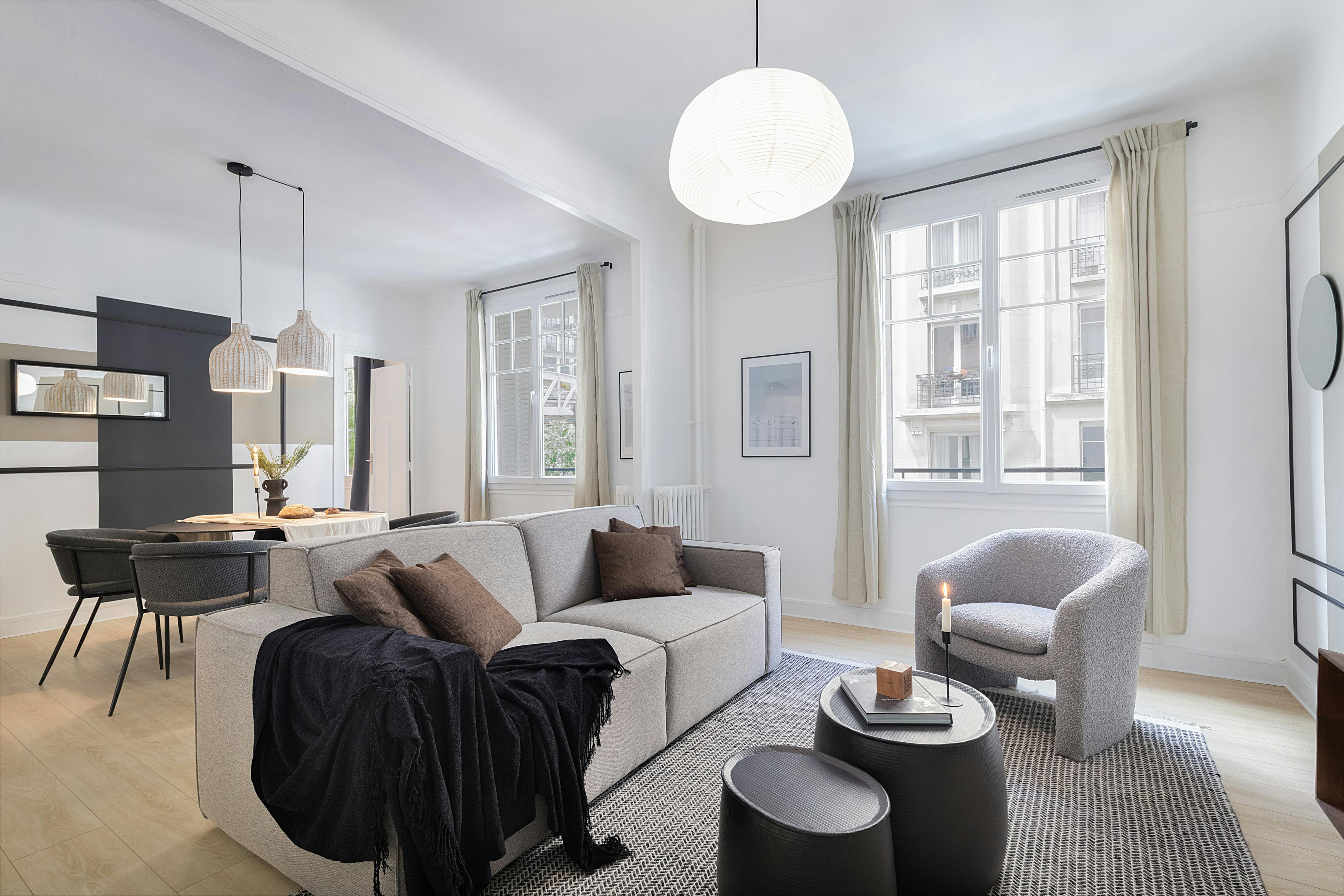 Apartment for rent for €4,790 per month in Paris, Rue Saint-Saëns