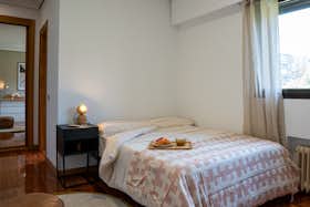 Private room for rent for €851 per month in Madrid, Avenida del Mediterráneo