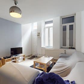 Отдельная комната сдается в аренду за 360 € в месяц в Roubaix, Rue des Arts