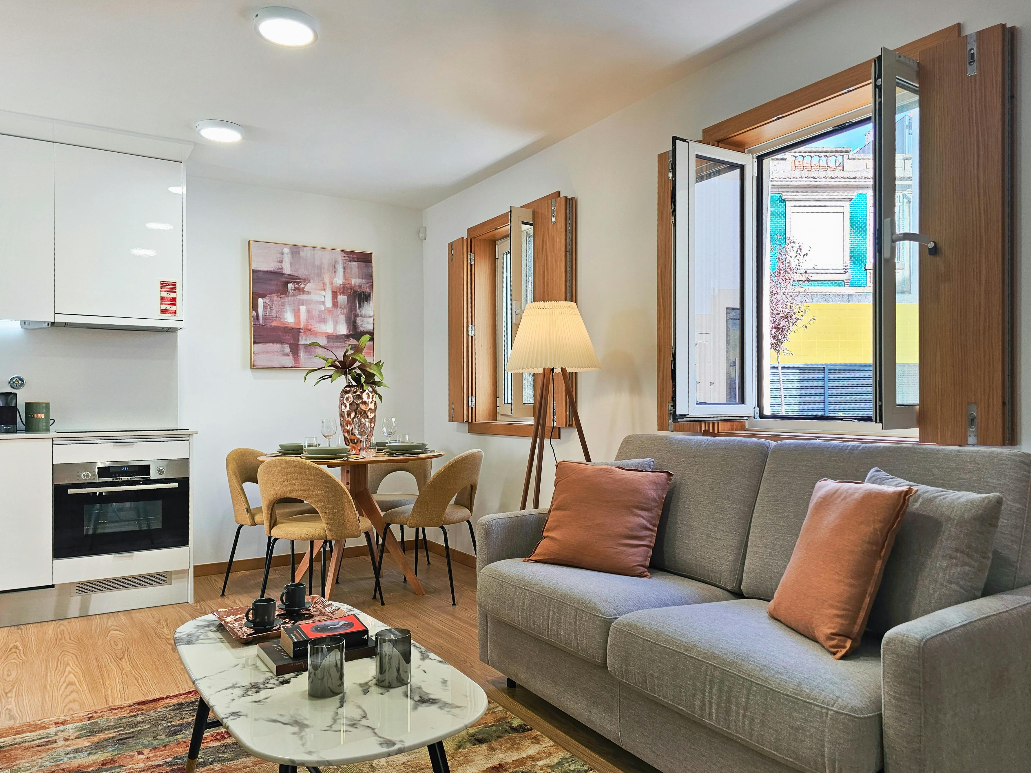 House for rent for €100 per month in Porto, Rua de Aníbal Cunha