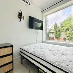 私人房间 正在以 $1,000 的月租出租，其位于 Brooklyn, Willoughby Ave