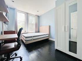 私人房间 正在以 $1,130 的月租出租，其位于 Brooklyn, Himrod St