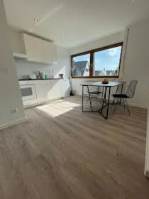 Wohnung zu mieten für 1.200 € pro Monat in Waiblingen, Neustadter Hauptstraße