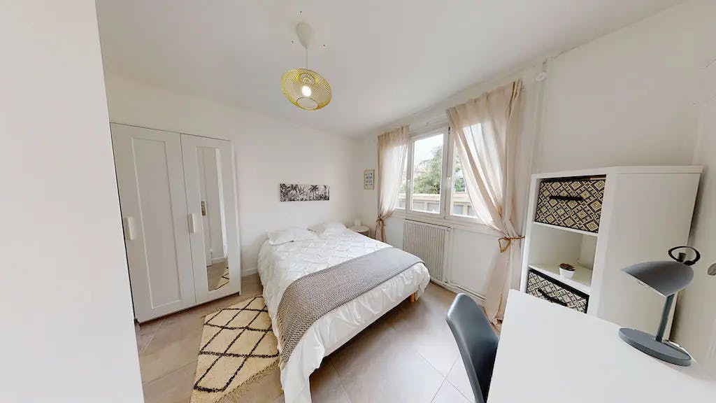 Rue du Professeur Roux, Vénissieux preview