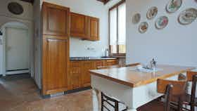 Apartament de închiriat pentru 1.343 EUR pe lună în Tremezzina, Piazza Campidoglio