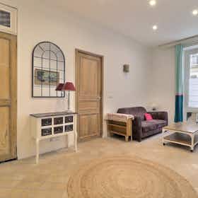 Apartment for rent for €3,180 per month in Paris, Rue de Turin
