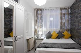 Privé kamer te huur voor € 595 per maand in Alcalá de Henares, Avenida Caballería Española