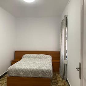Отдельная комната сдается в аренду за 500 € в месяц в Barcelona, Carrer de Coll i Vehí