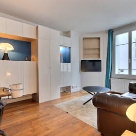 Apartament de închiriat pentru 1.605 EUR pe lună în Paris, Rue Lancret