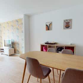 Privé kamer te huur voor € 407 per maand in Roubaix, Rue Galilée