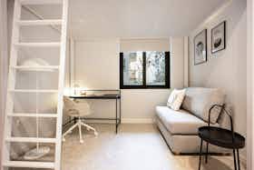 单间公寓 正在以 €650 的月租出租，其位于 Athens, Kallifrona
