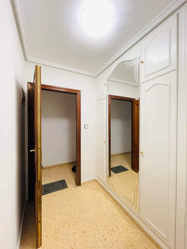 Private room in Carrer Méndez Núñez, Valencia (1515002) room image 30