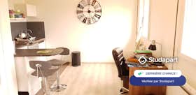 Apartment for rent for €470 per month in Troyes, Avenue Anatole France