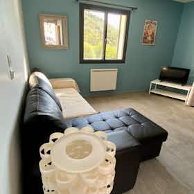 Apartment for rent for €585 per month in Marseille, Route Léon Lachamp