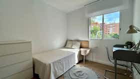Privé kamer te huur voor € 375 per maand in Valencia, Avinguda El Ecuador