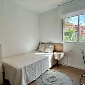 私人房间 正在以 €375 的月租出租，其位于 Valencia, Avinguda El Ecuador