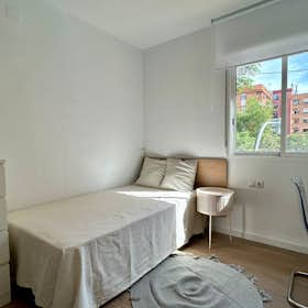 Privé kamer te huur voor € 375 per maand in Valencia, Avinguda El Ecuador