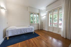 Mieszkanie do wynajęcia za 2000 € miesięcznie w mieście Florence, Via Giovanni Papini
