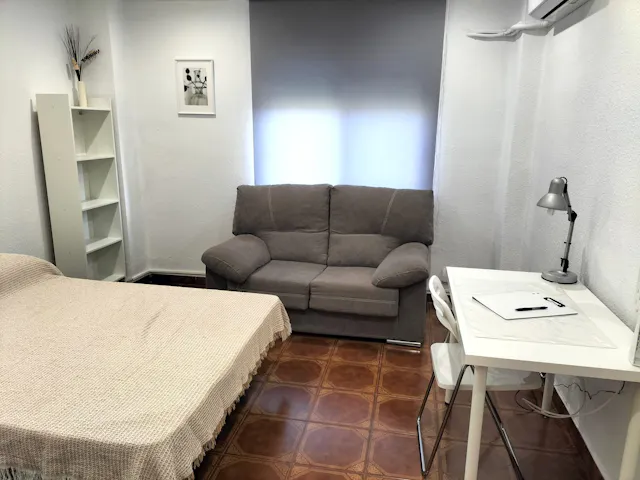 Private room in Calle Santos Justo y Pastor, Valencia (1515131) room image 40