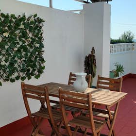 Appartement te huur voor € 900 per maand in Cartaya, Avenida Playas de Cartaya