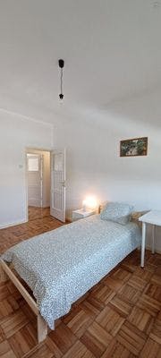 WG-Zimmer zu mieten für 475 € pro Monat in Porto, Rua João de Deus