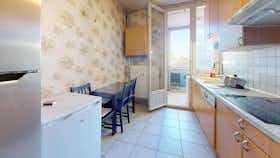 Отдельная комната сдается в аренду за 440 € в месяц в Bron, Rue Christian Lacouture
