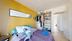 Отдельная комната сдается в аренду за 450 € в месяц в Angers, Rue d'Osnabruck