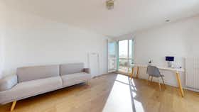 私人房间 正在以 €395 的月租出租，其位于 Nîmes, Rue Claude Mellarède